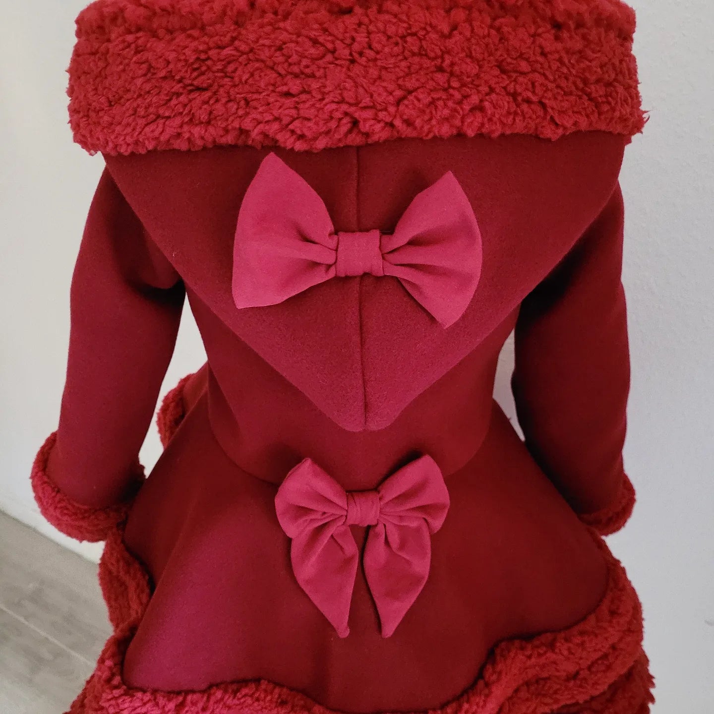 Signorina mit Plüsch Details