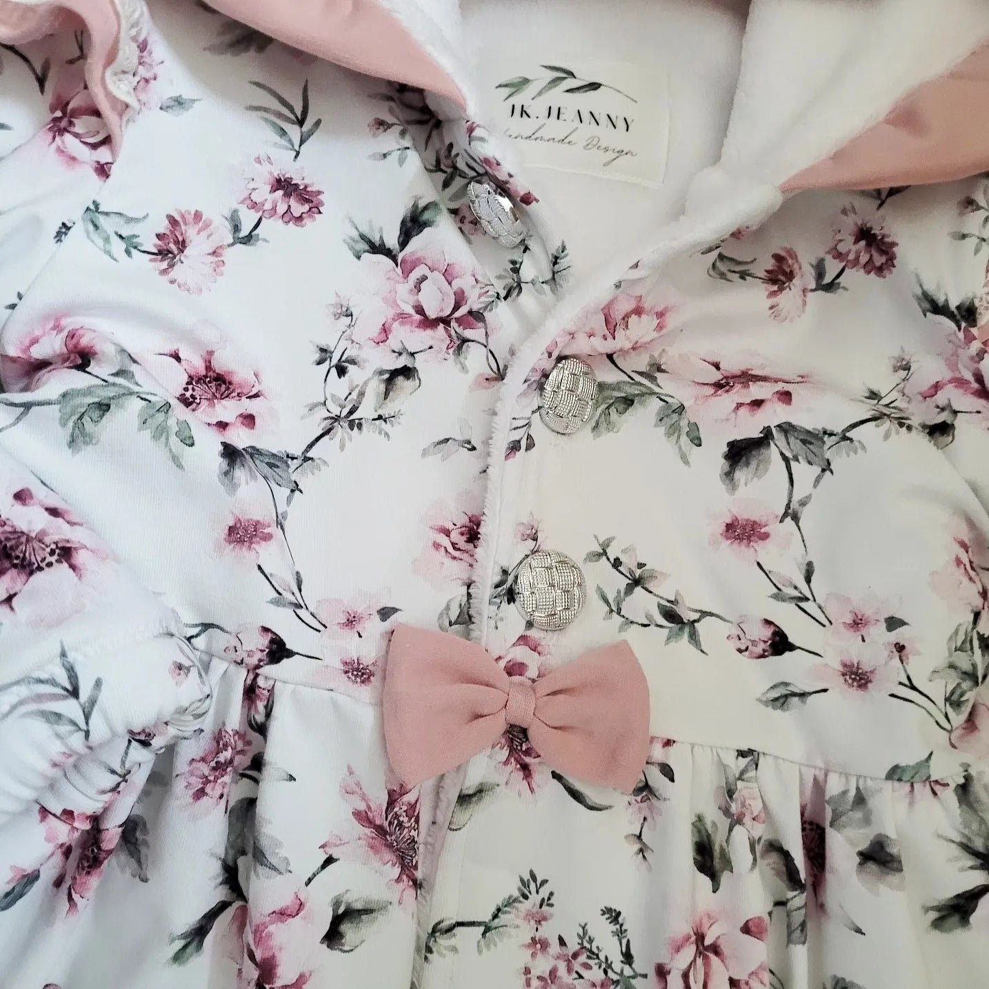 Cardigan mit allen Details