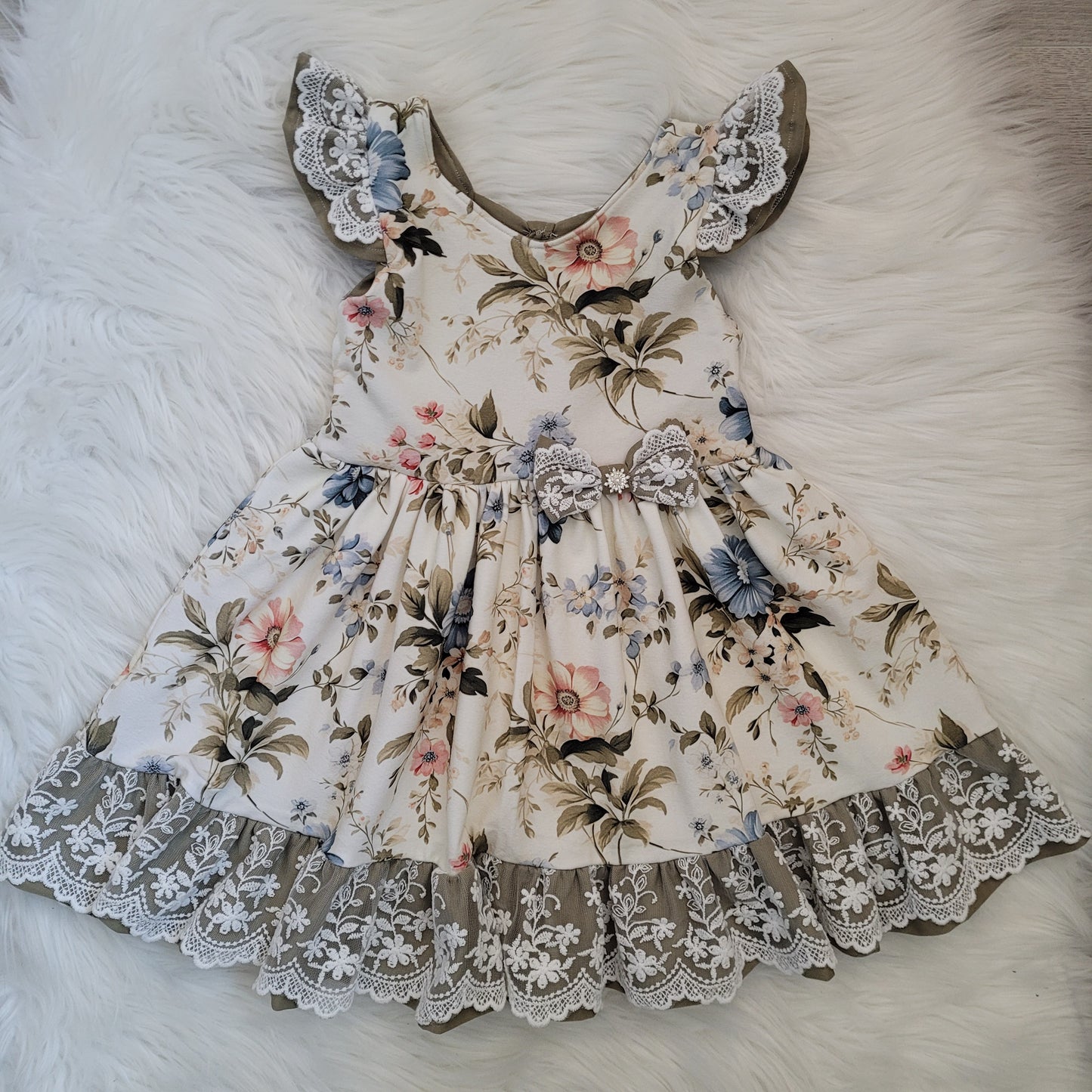 Aria bow dress