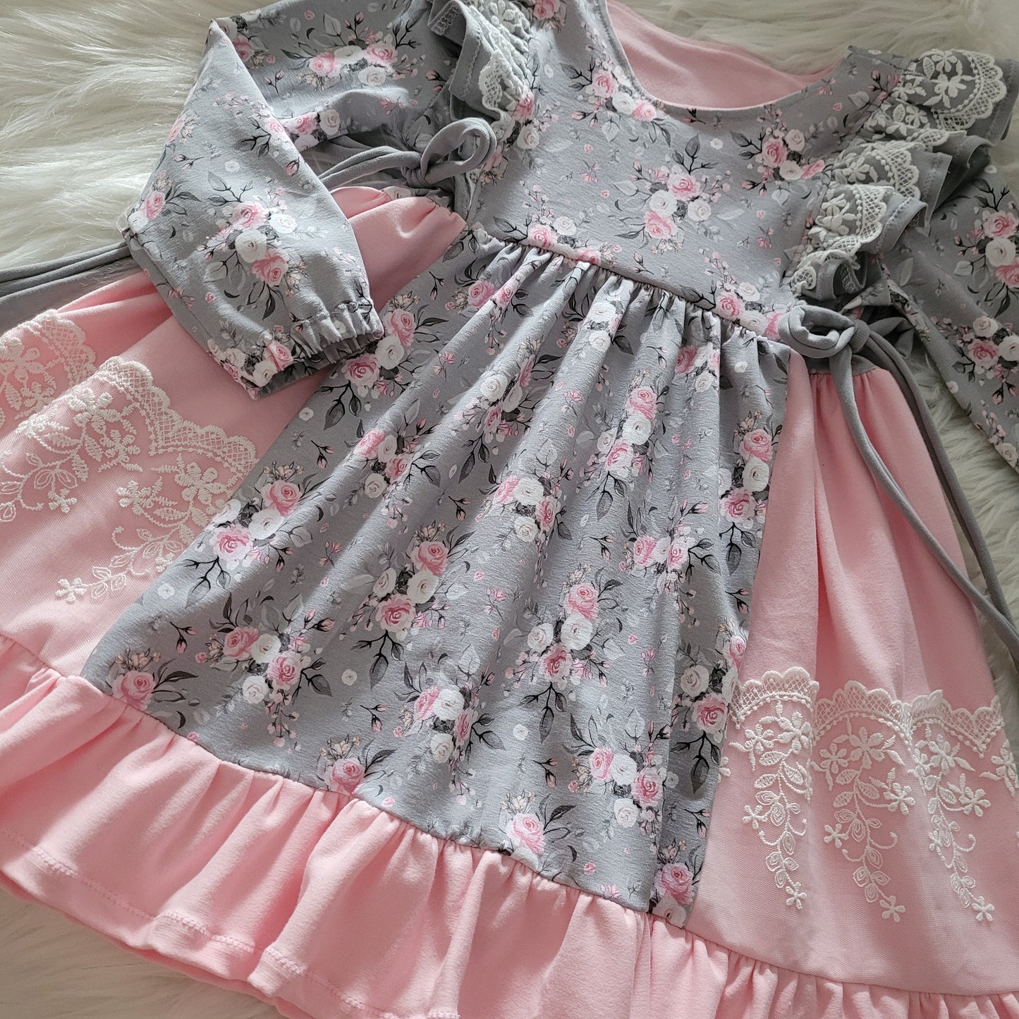 Rüschenkleid mit Rock Teilung