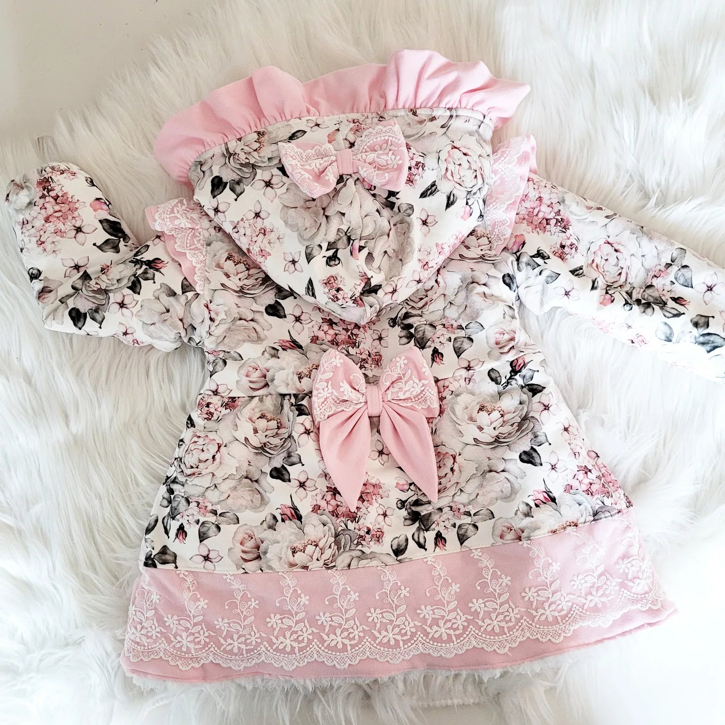 Cardigan mit allen Details