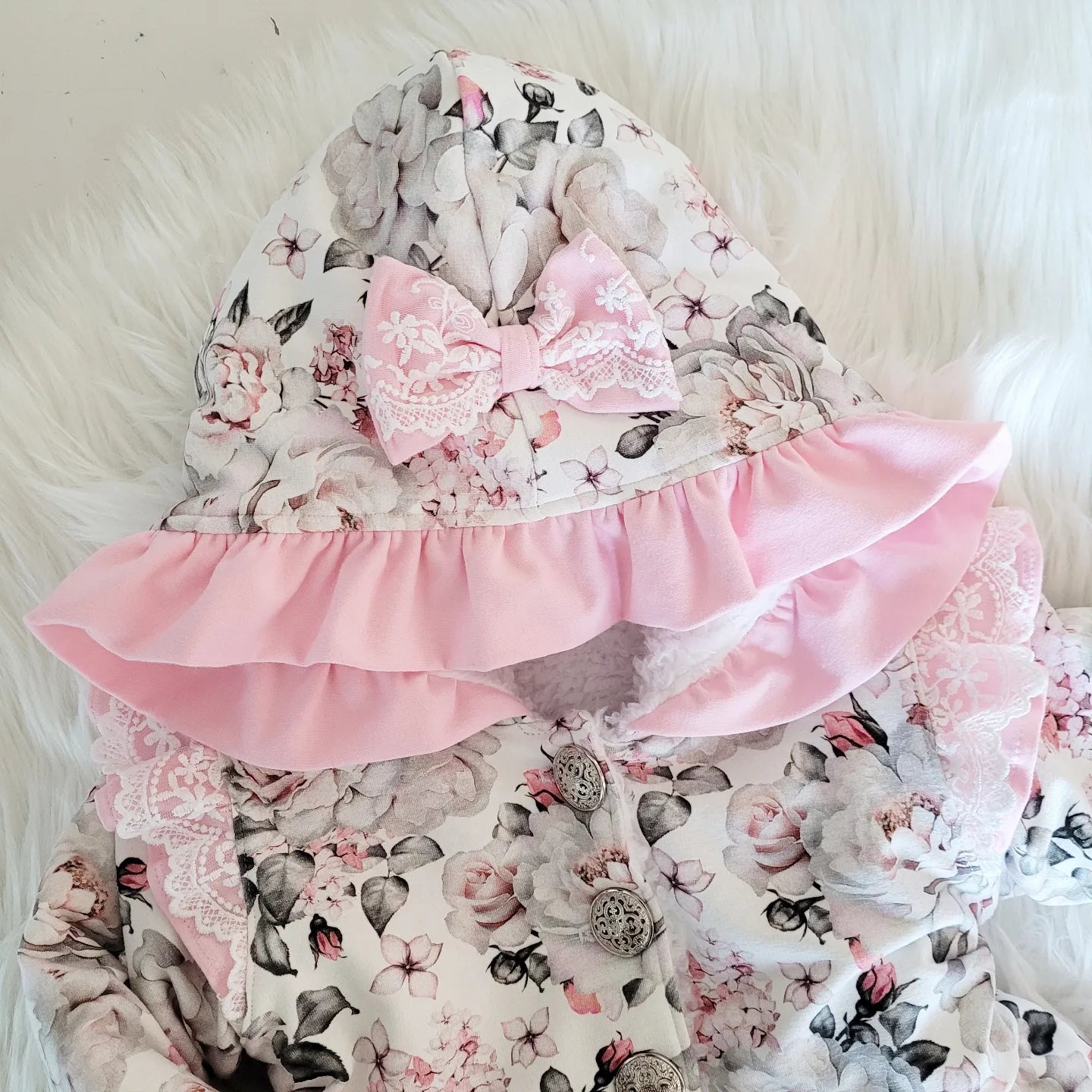 Cardigan mit allen Details