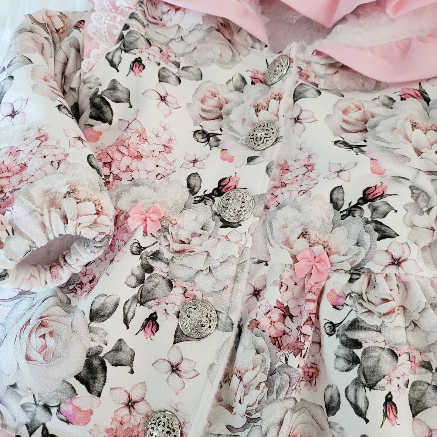 Cardigan mit allen Details