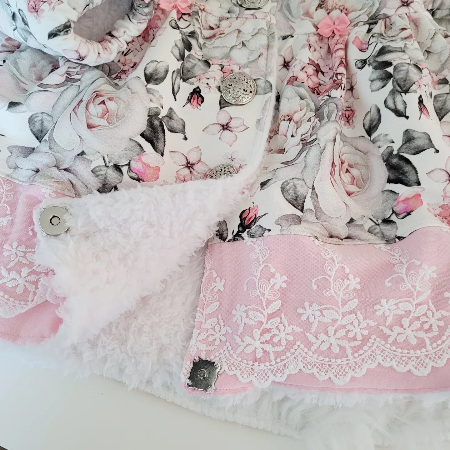 Cardigan mit allen Details