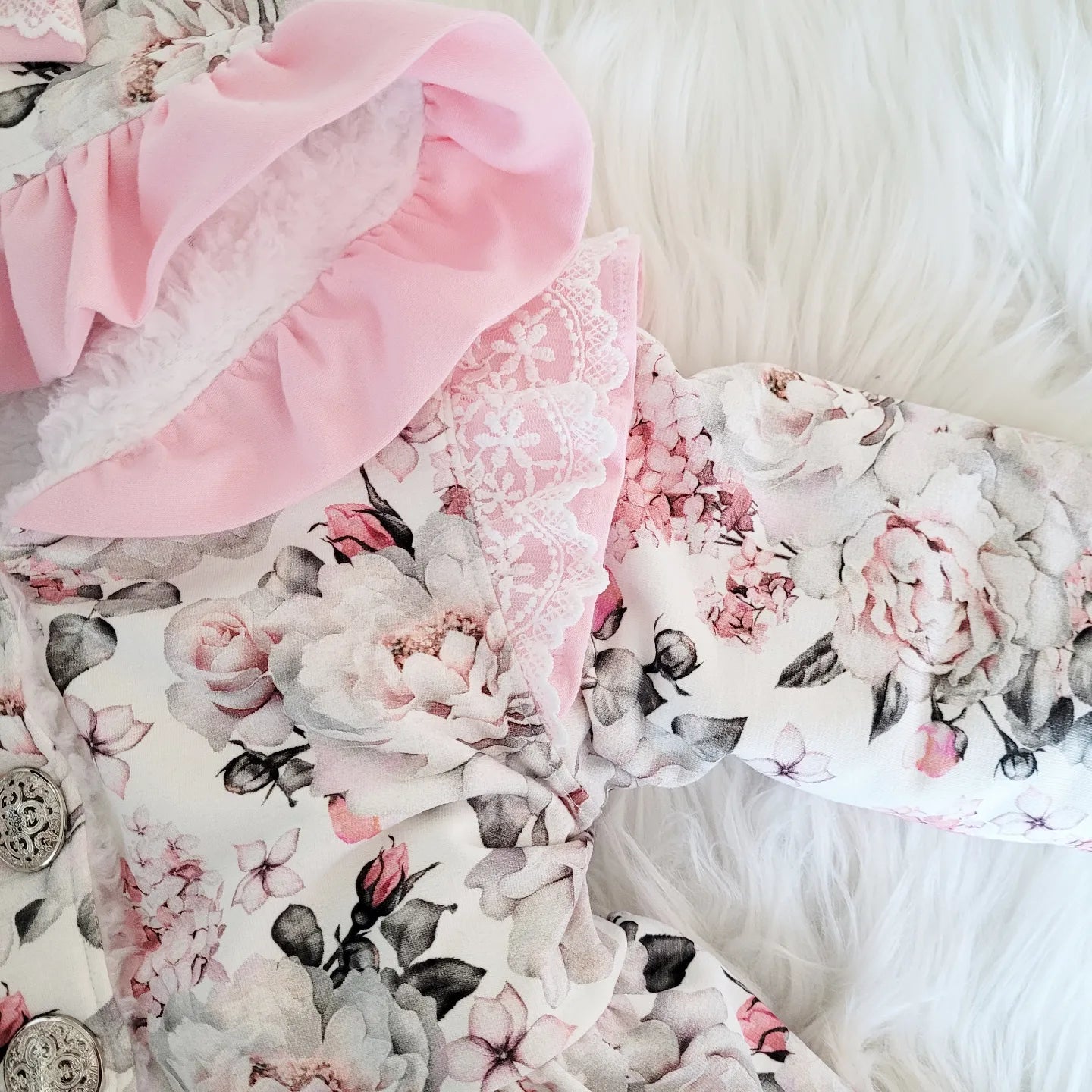 Cardigan mit allen Details