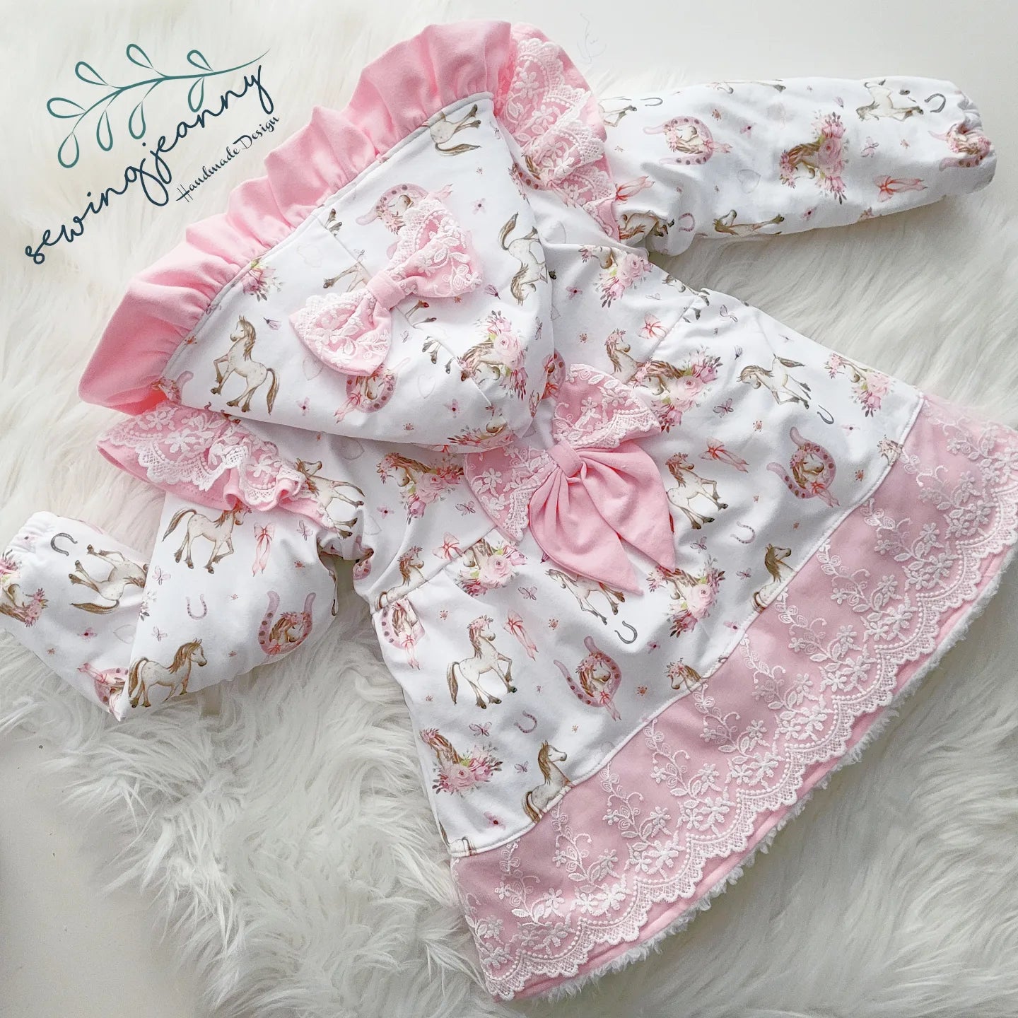 Cardigan mit allen Details