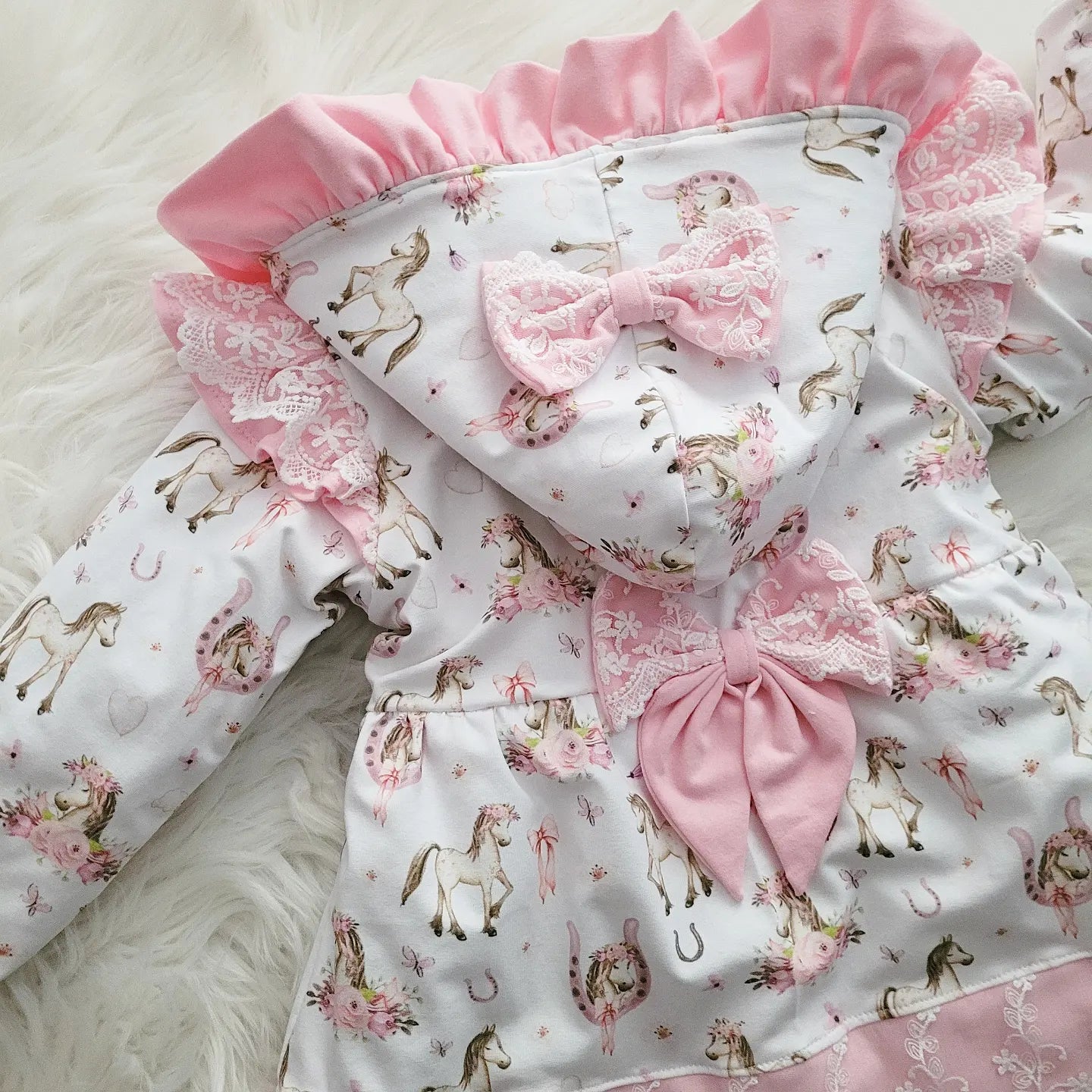 Cardigan mit allen Details