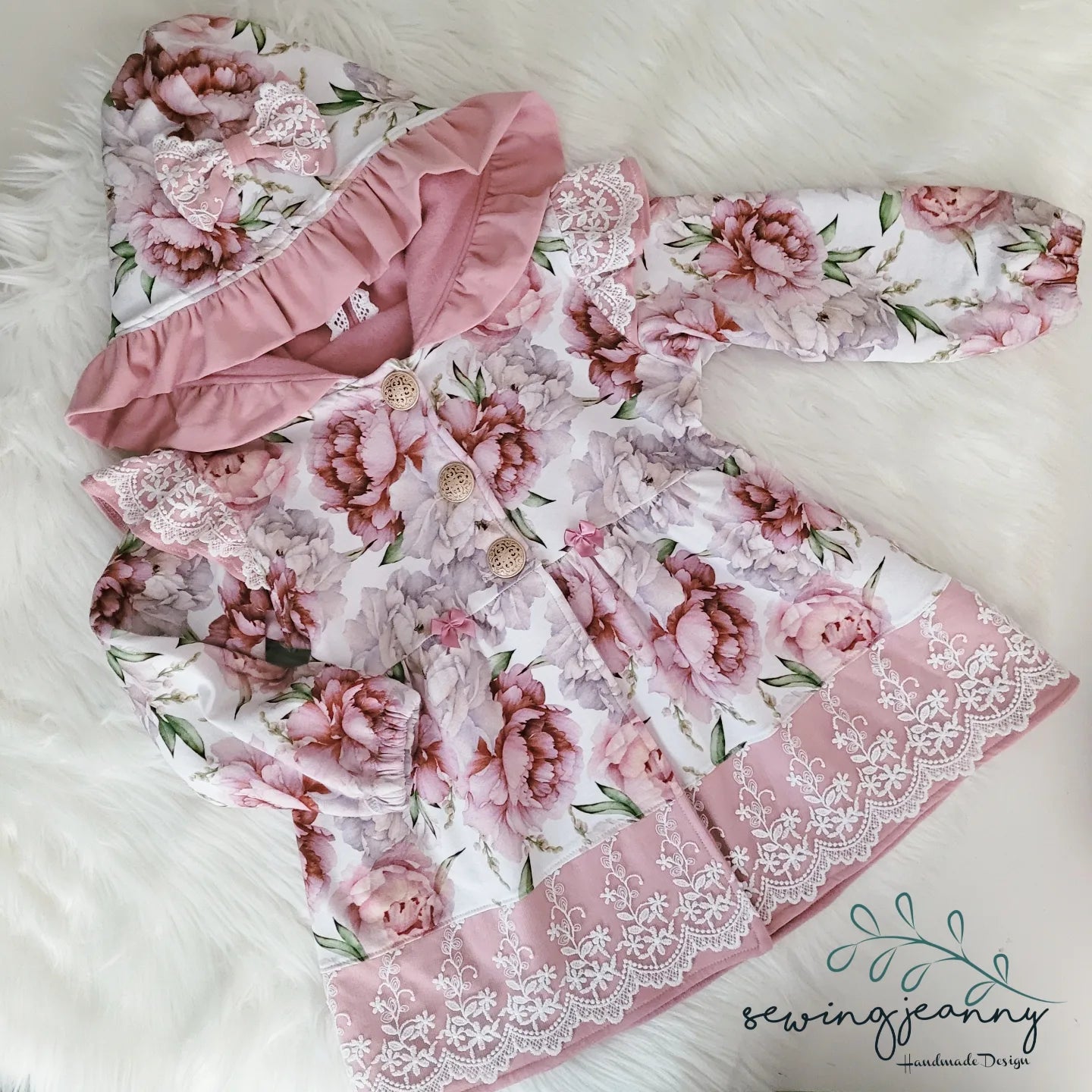 Cardigan mit allen Details