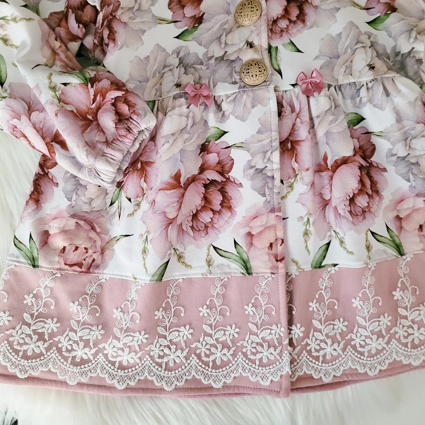 Cardigan mit allen Details