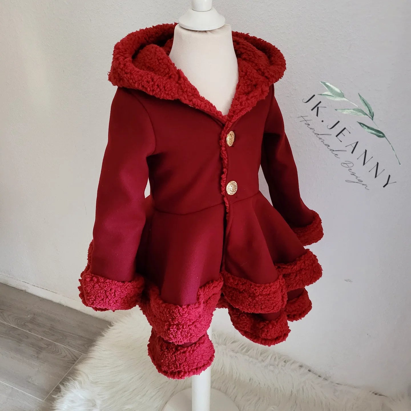 Signorina mit Plüsch Details