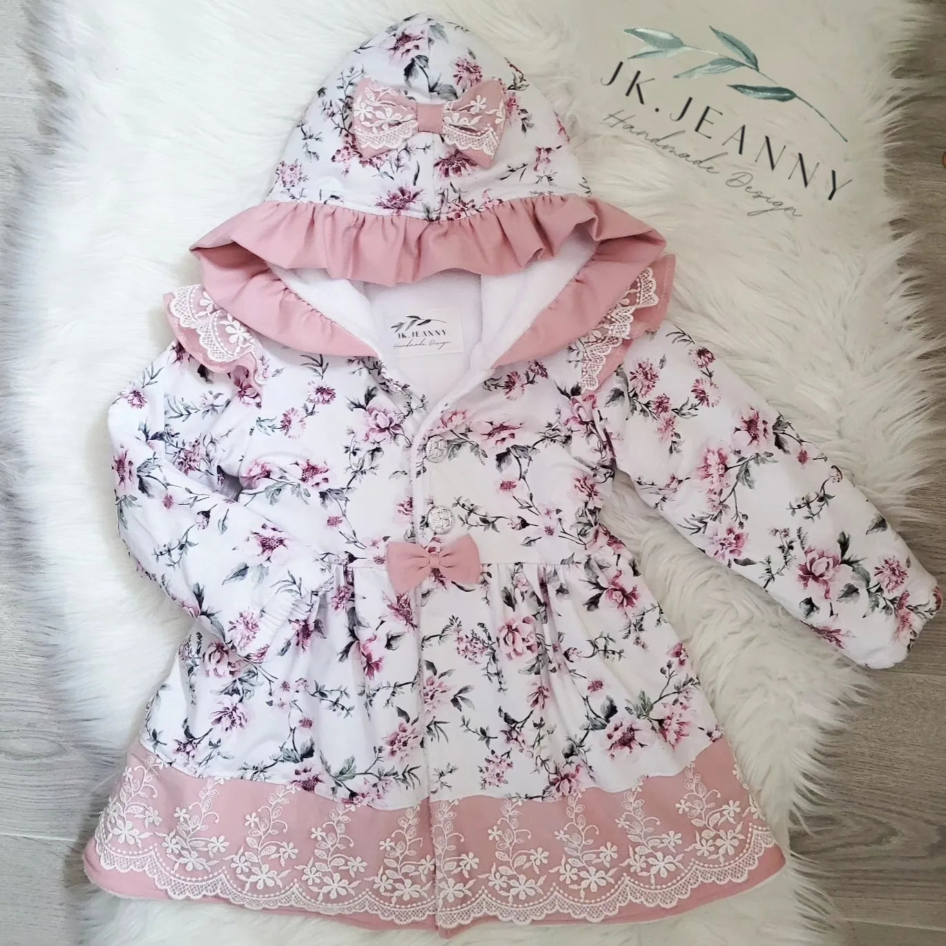 Cardigan mit allen Details