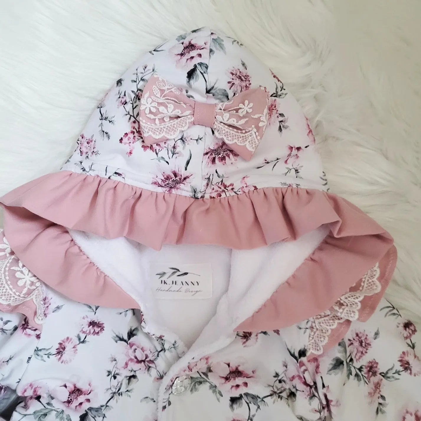 Cardigan mit allen Details