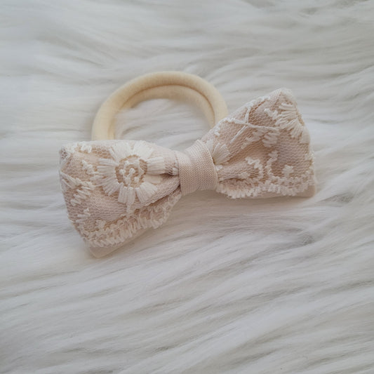 Beige Haarschleife klein mit haargummi 10