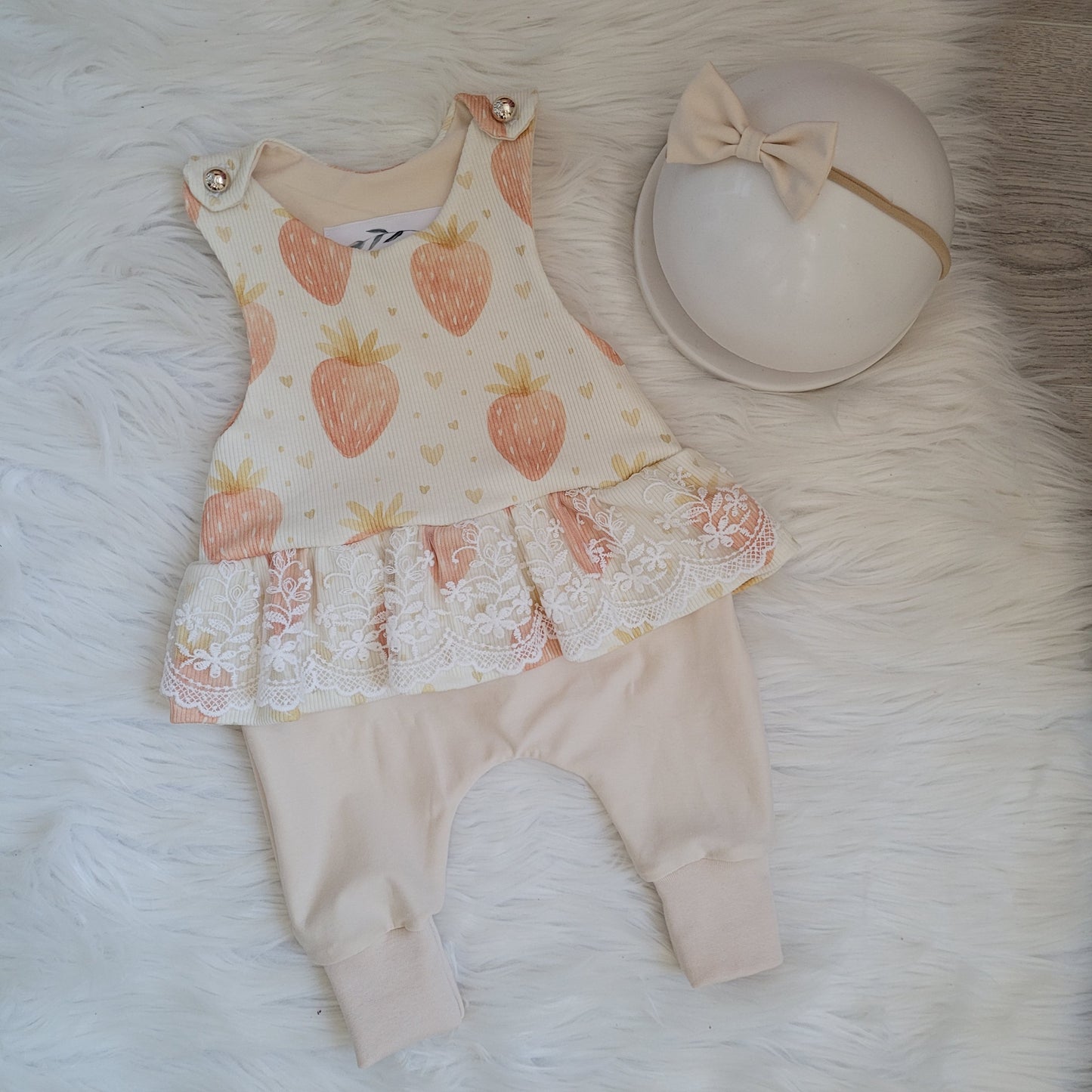 Baby Strampler 50-56 + kopfband geschenkt